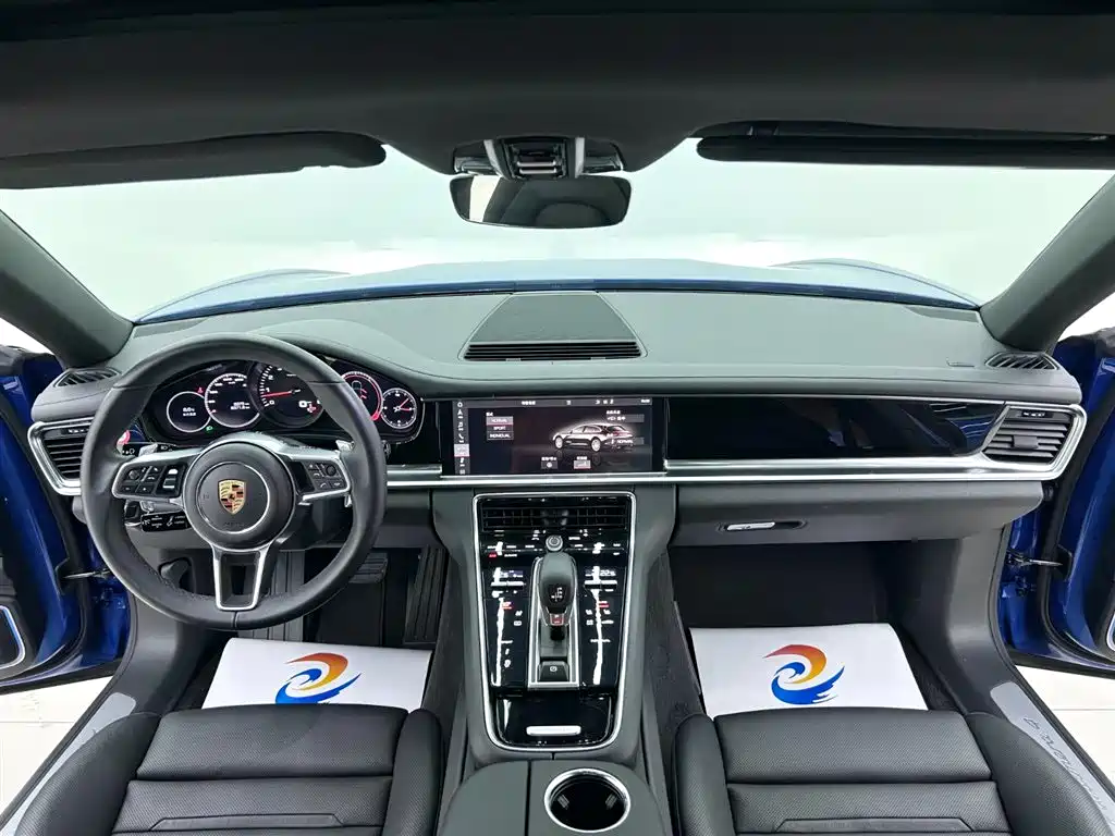 Porsche Panamera 2018 — фото 11