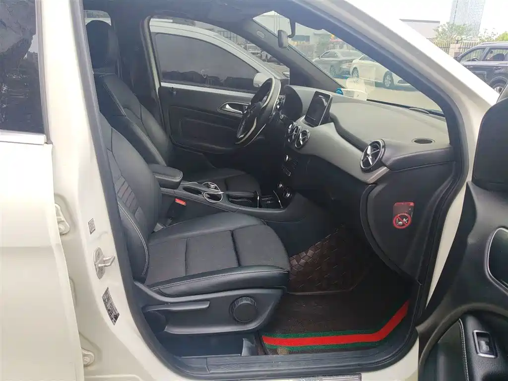 Mercedes-Benz B-Class 2016 — фото 17