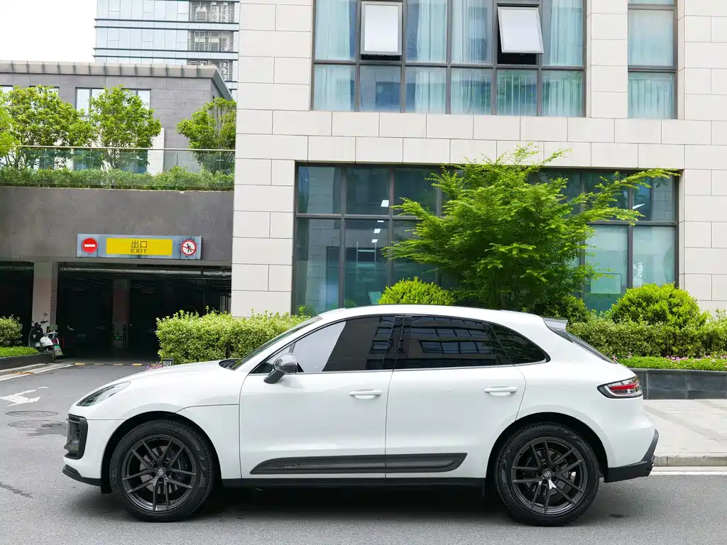 Porsche Macan 2021 — фото 15