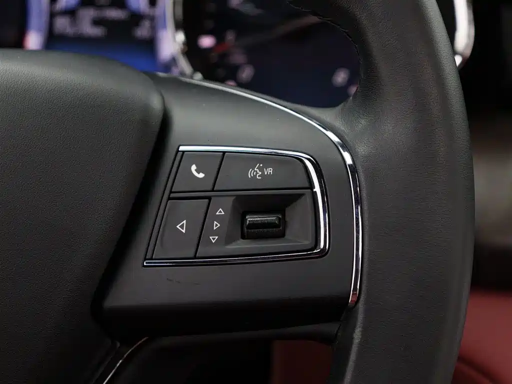 Maserati Quattroporte 2017 — фото 18