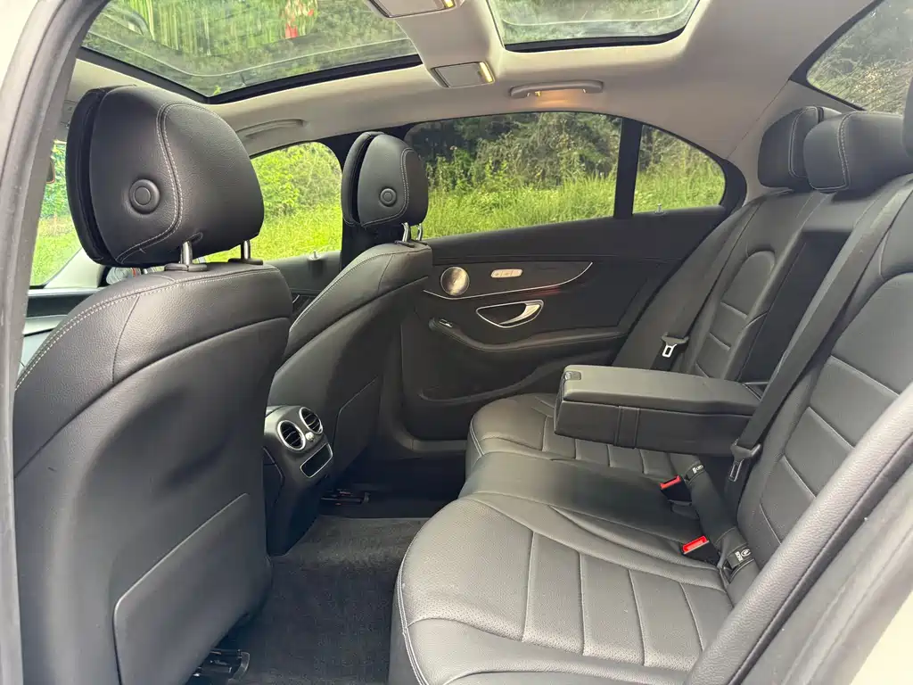 Mercedes-Benz C-Class 2019 — фото 18