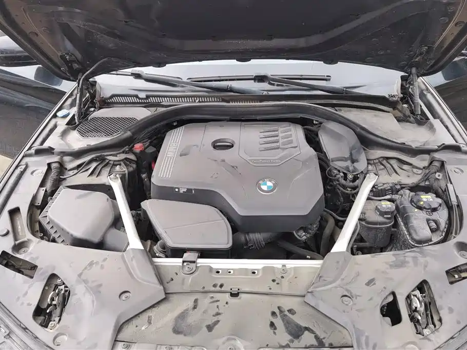 BMW 5 Series 2021 — фото 10