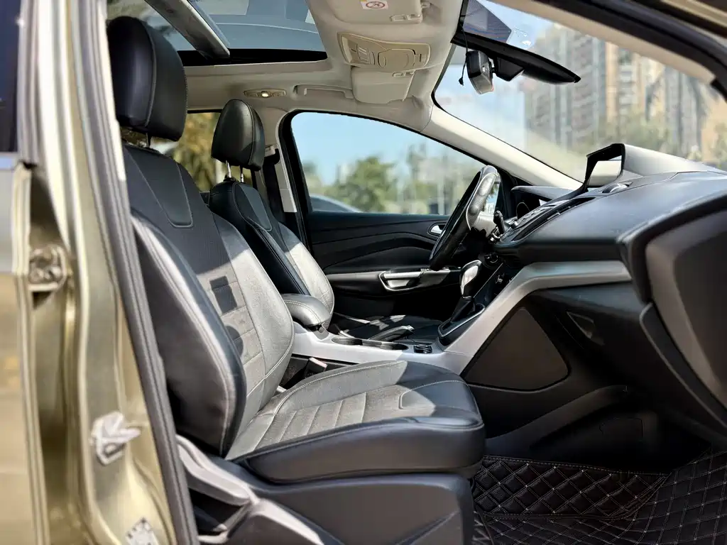 Ford Kuga 2014 — фото 11
