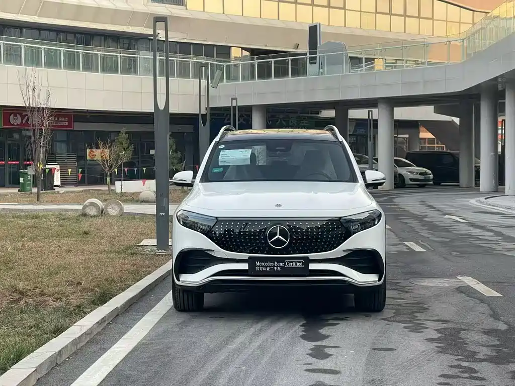 Mercedes-Benz EQB 2025