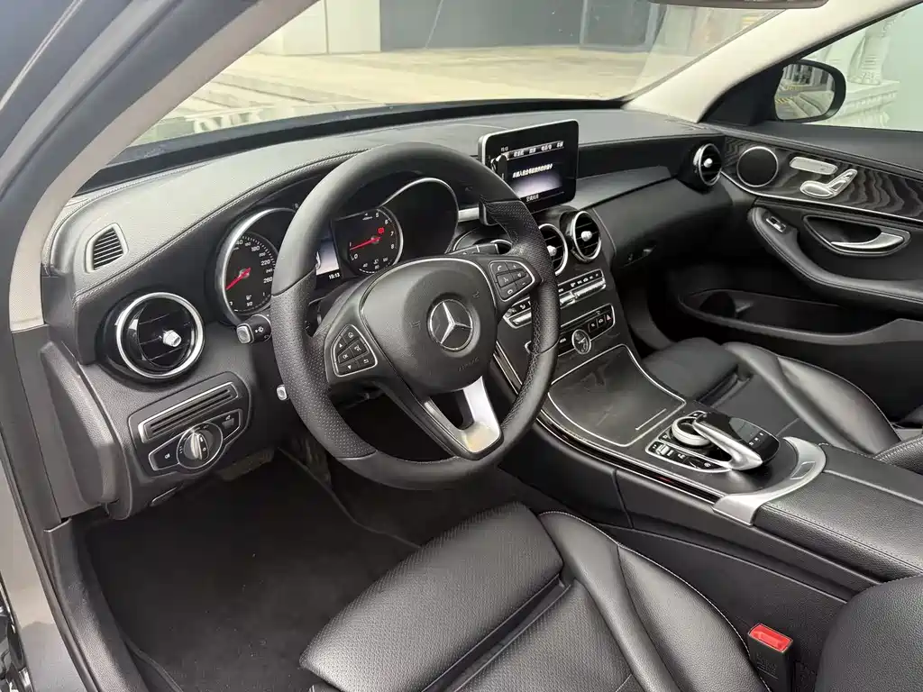 Mercedes-Benz C-Class 2018 — фото 23