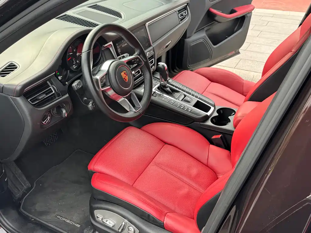 Porsche Macan 2019 — фото 12