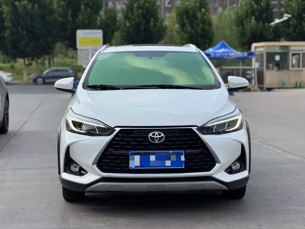 Toyota Yaris L 2022