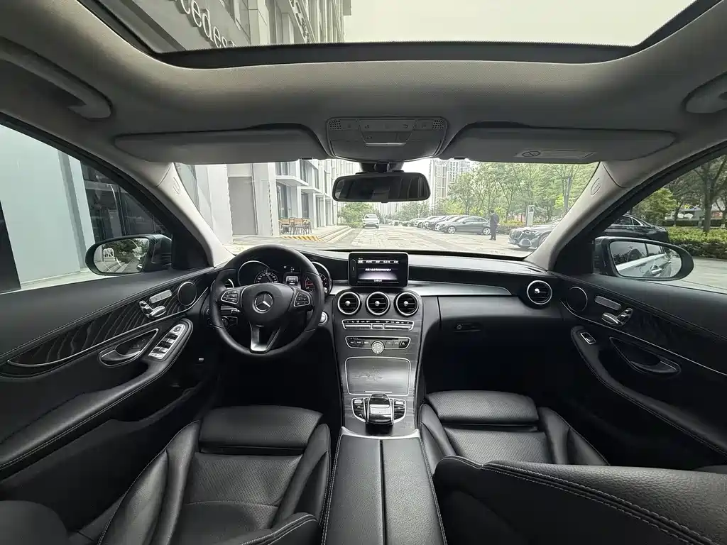 Mercedes-Benz C-Class 2018 — фото 18