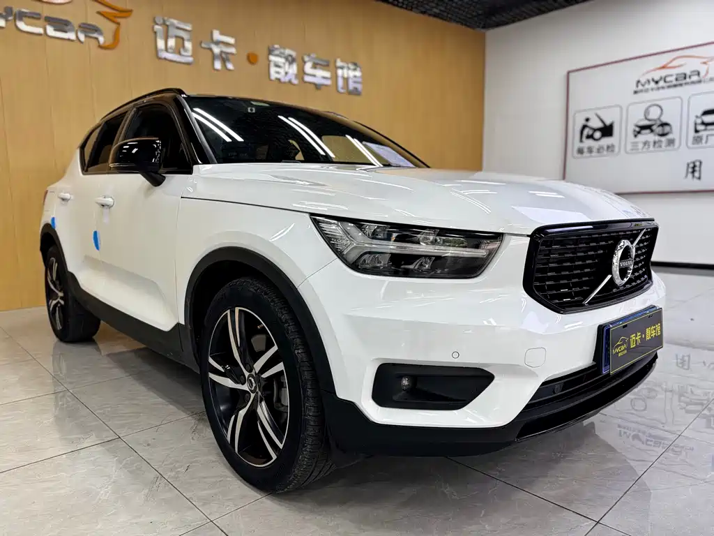 Volvo XC40 2019 — фото 3