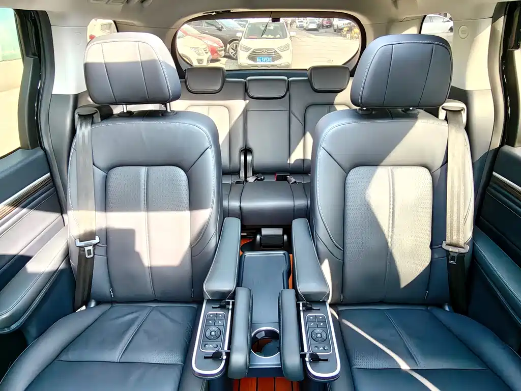 GAC Trumpchi M8 2021 — фото 12