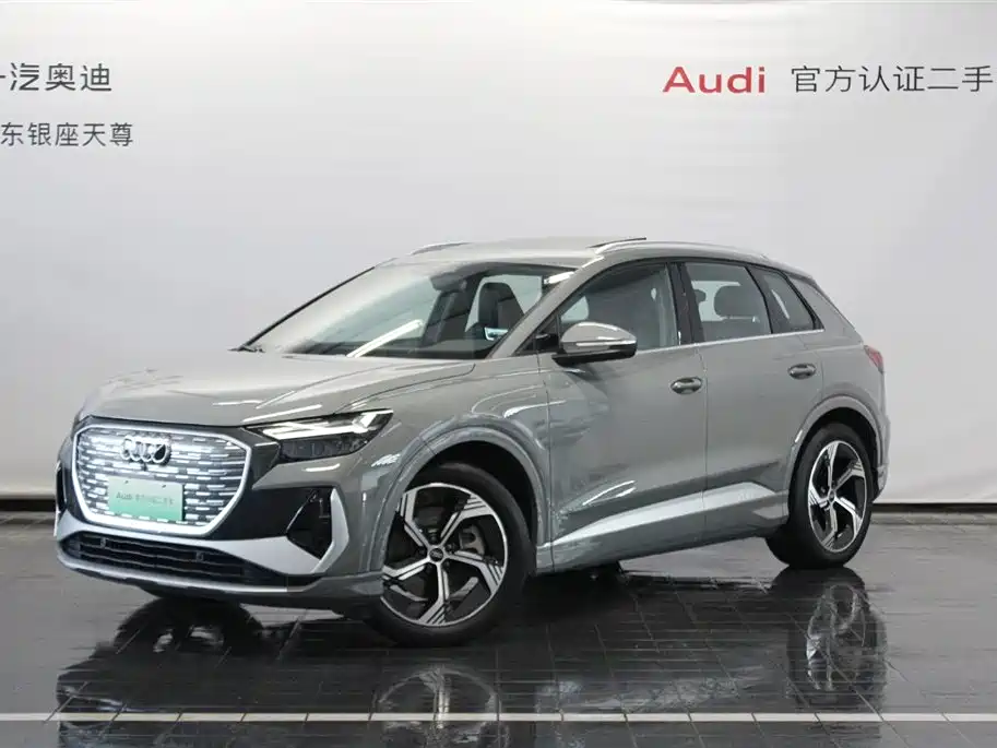 Audi Q4 e-tron 2025 — фото 1