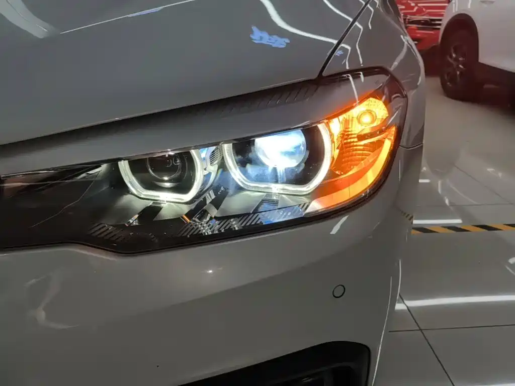 BMW 5 Series 2019 — фото 24