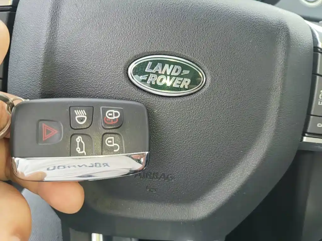 Land Rover Discovery Sport 2017 — фото 9