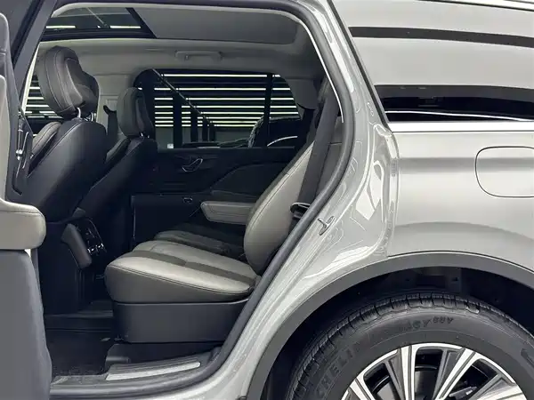 Lincoln Aviator 2024