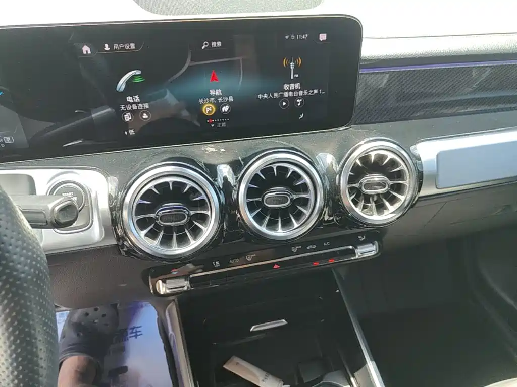 Mercedes-Benz GLB AMG 2022 — фото 13