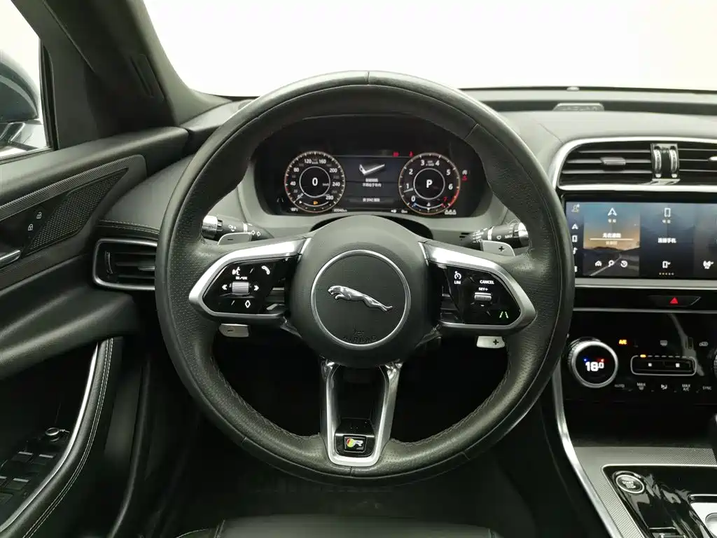 Jaguar XEL 2021 — фото 11