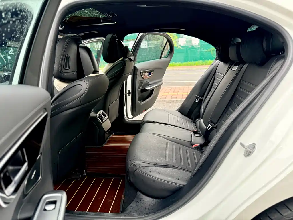 Mercedes-Benz C-Class 2023 — фото 14
