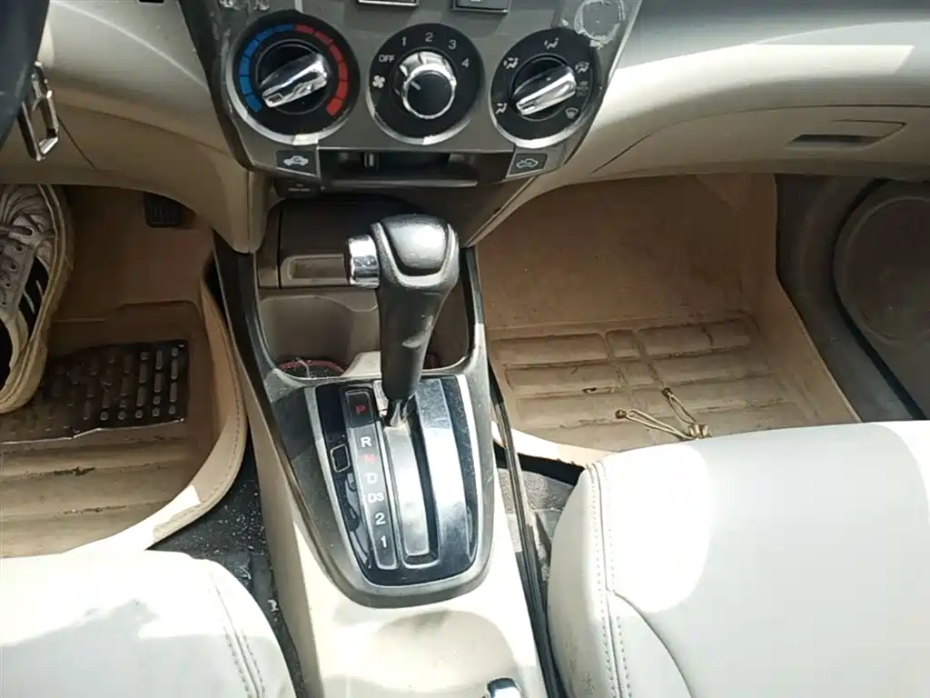 Honda City Classic 2015 — фото 14
