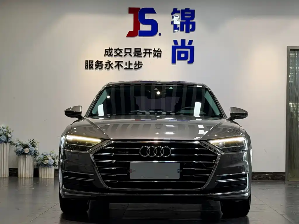 Audi A8 2018 — фото 19