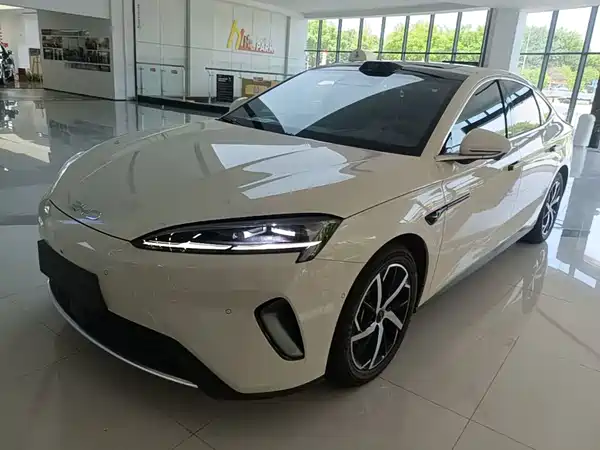 BYD Seal 07 DM-i 2025