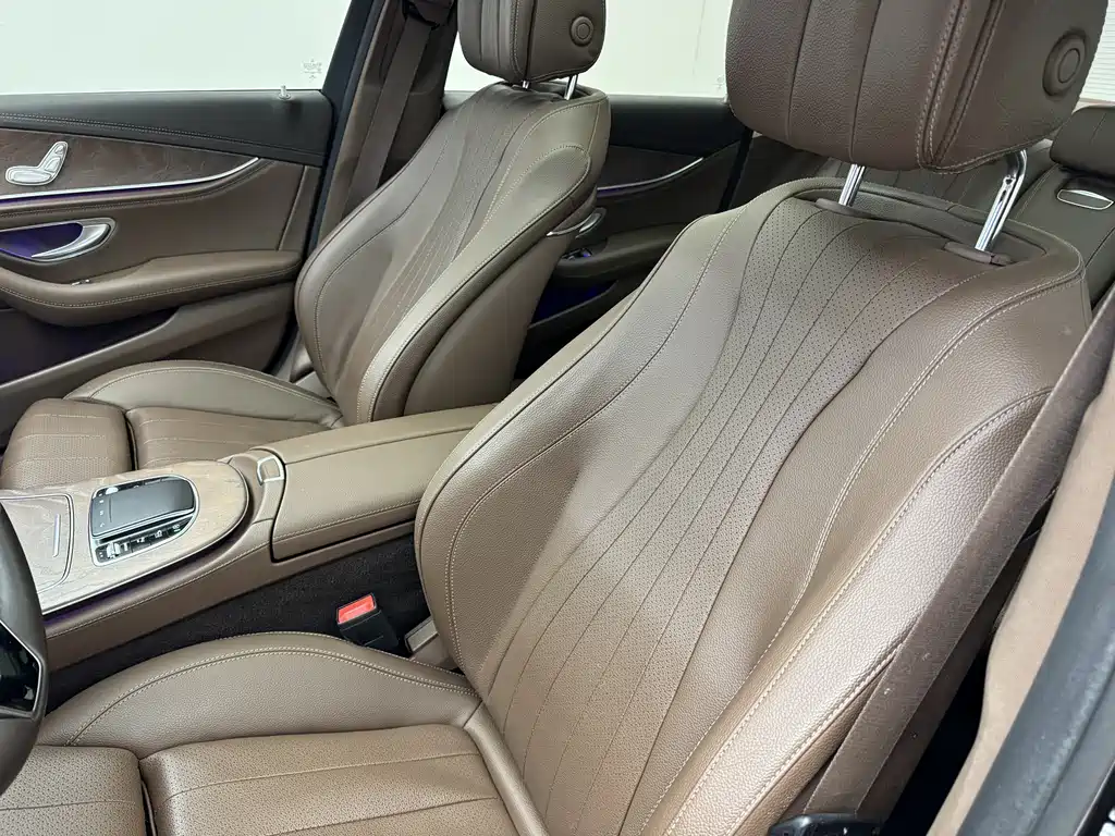 Mercedes-Benz E-Class 2022 — фото 13