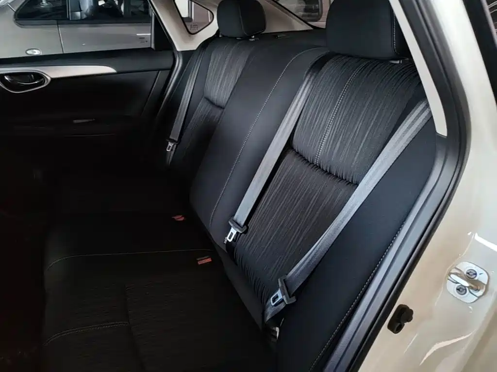Nissan Sylphy 2023 — фото 17