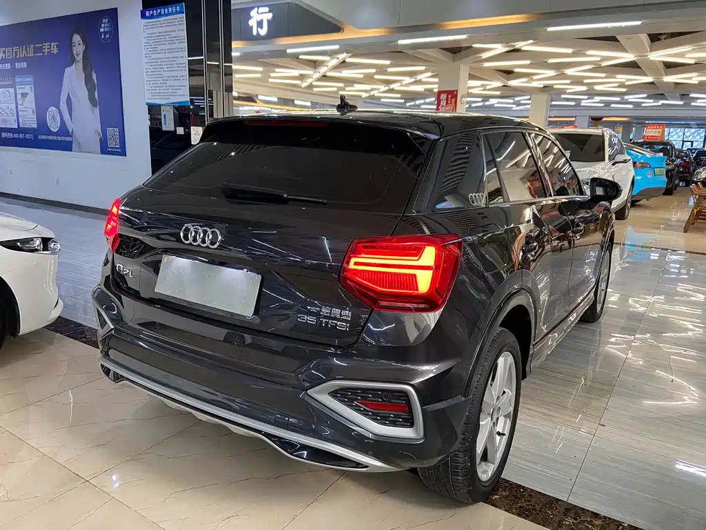 Audi Q2L 2022