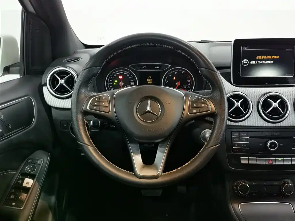 Mercedes-Benz B-Class 2016 — фото 11