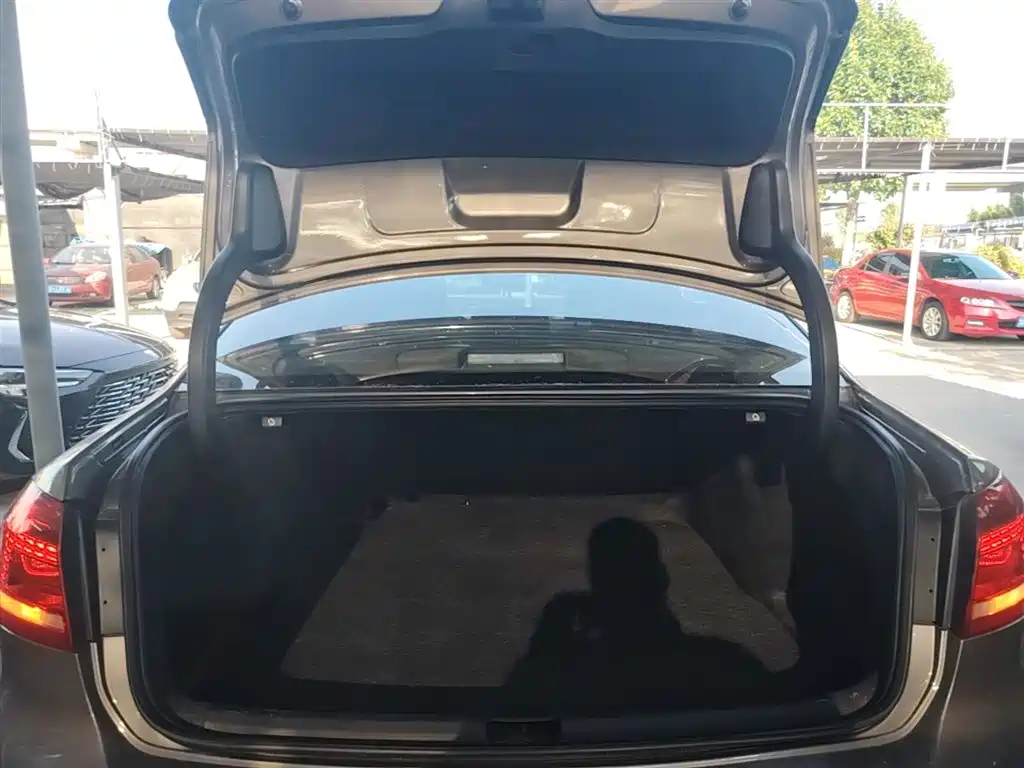Volkswagen Passat 2015 — фото 19