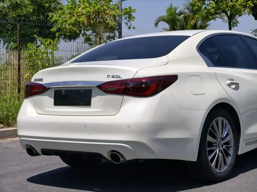 Infiniti Q50L 2019 — фото 20