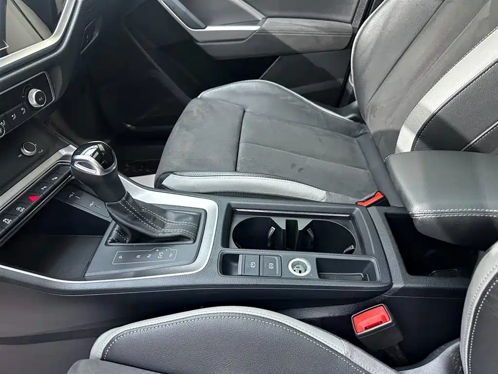 Audi Q3 2023 — фото 25