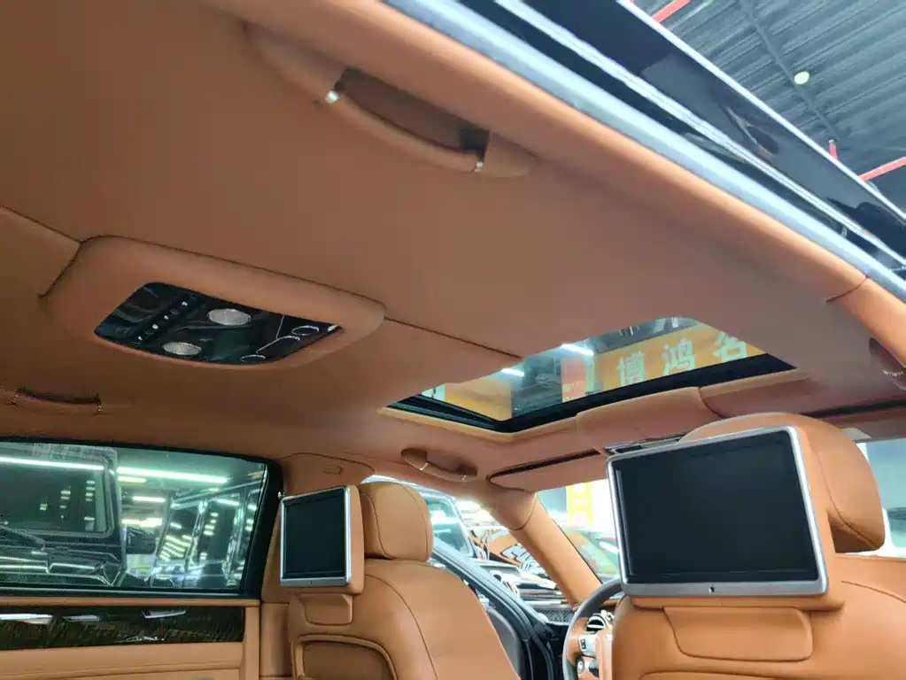 Bentley Flying Spur 2016 — фото 11