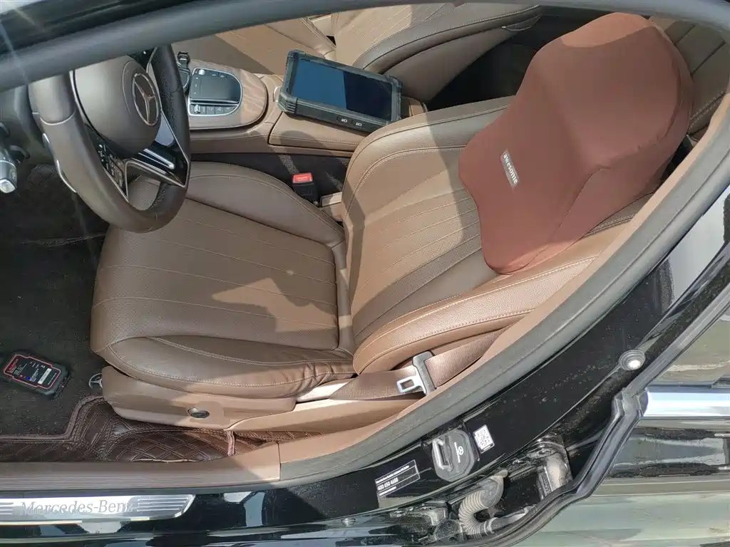 Mercedes-Benz E-Class 2023 — фото 11
