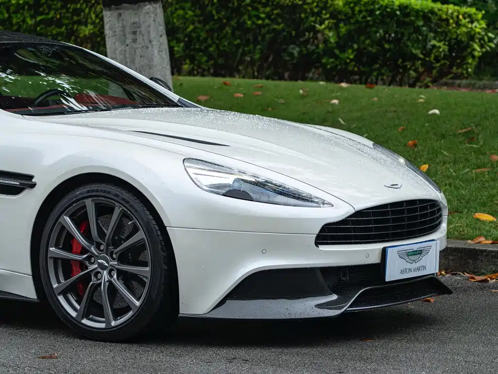 Aston Martin Vanquish 2013 — фото 5