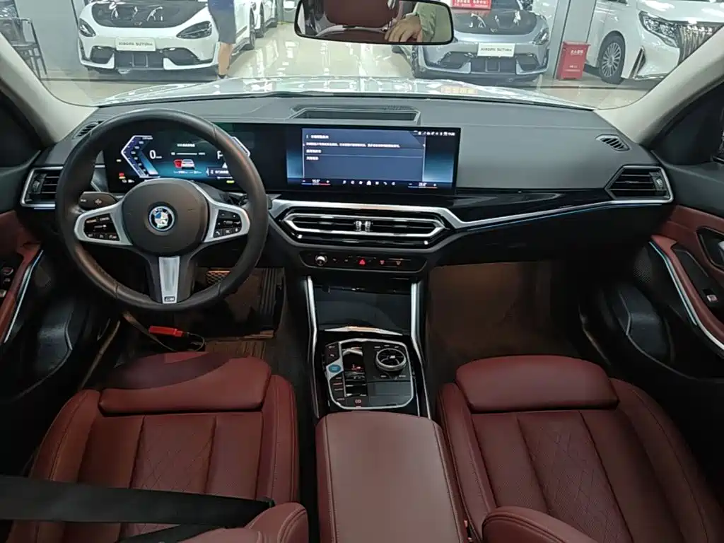 BMW i3 2024 — фото 10