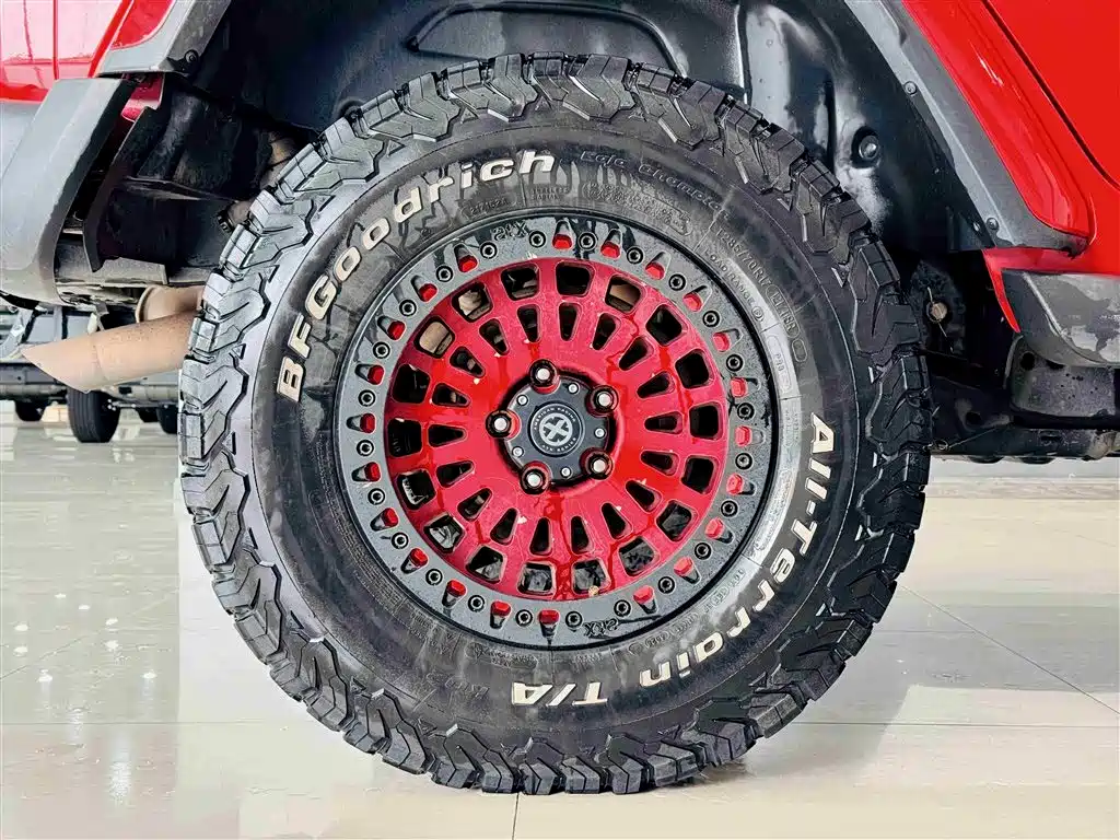Jeep Wrangler 2021 — фото 18