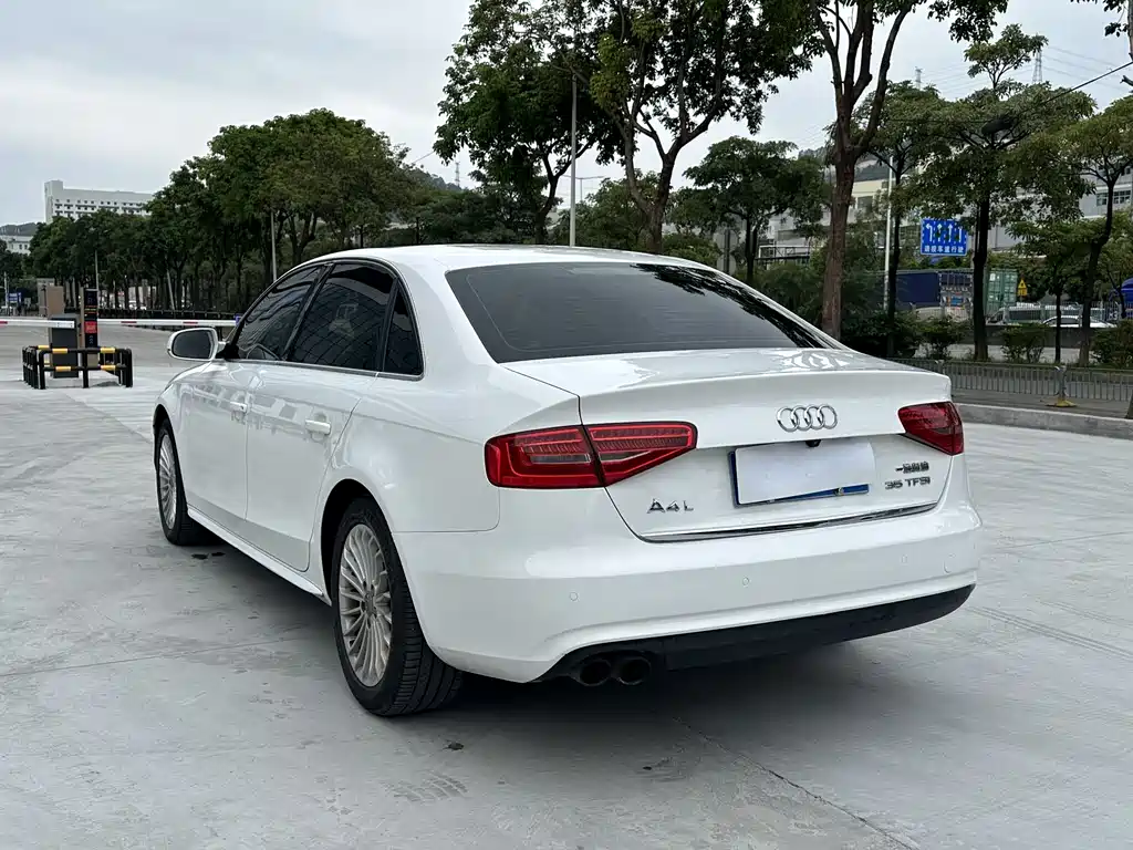 Audi A4L 2014
