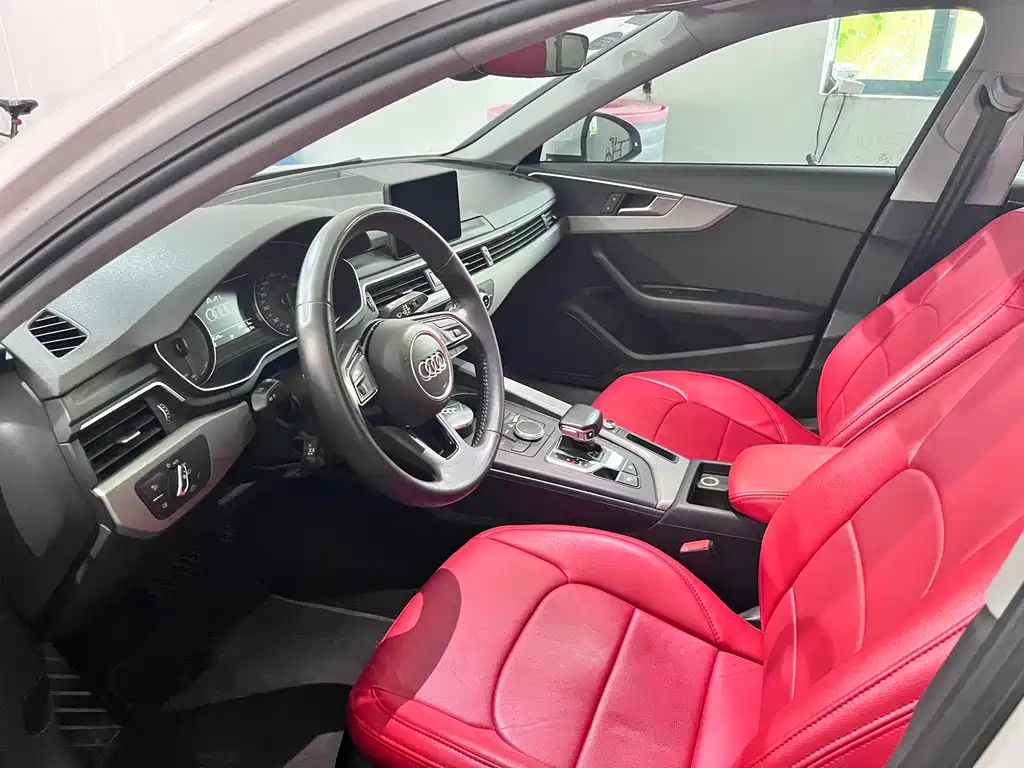 Audi A4L 2019