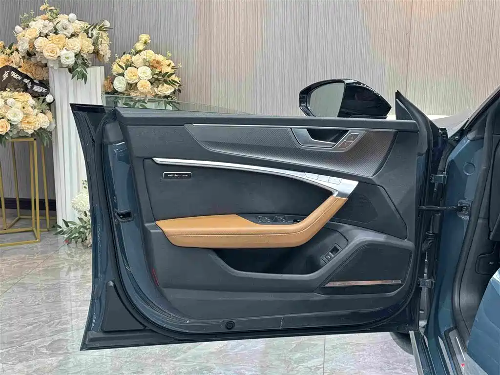 Audi A7L 2023 — фото 20