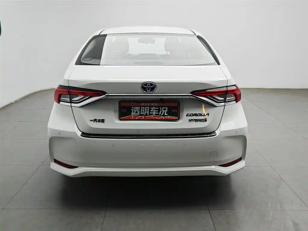 Toyota Corolla 2023 — фото 4