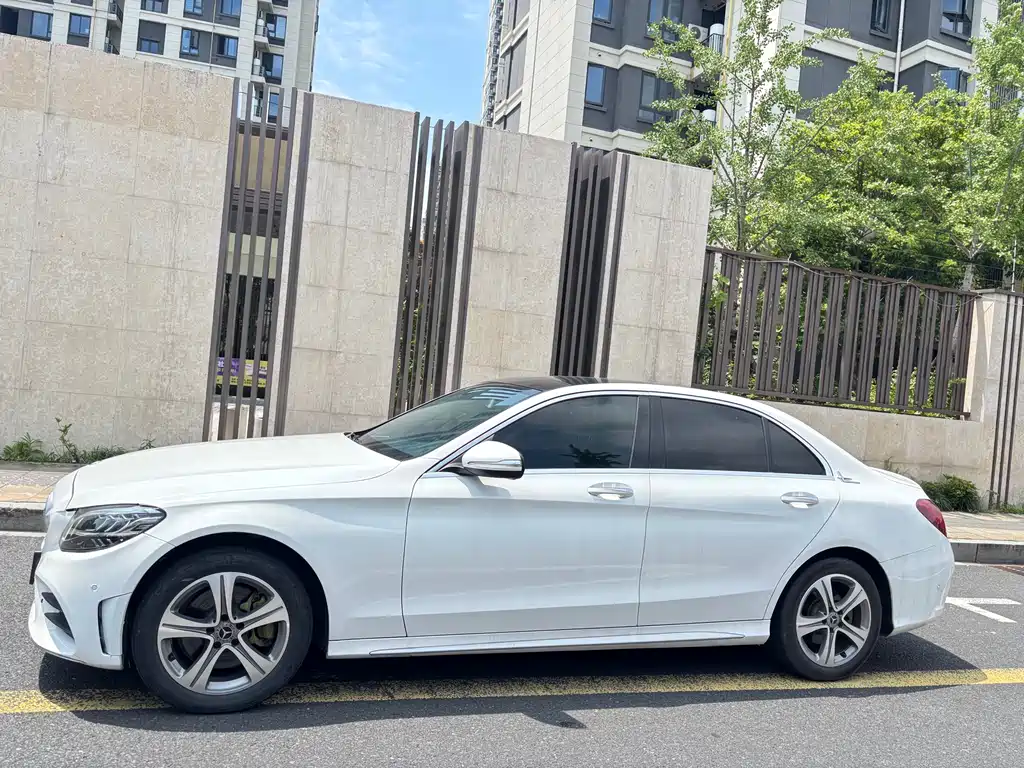 Mercedes-Benz C-Class 2019 — фото 6