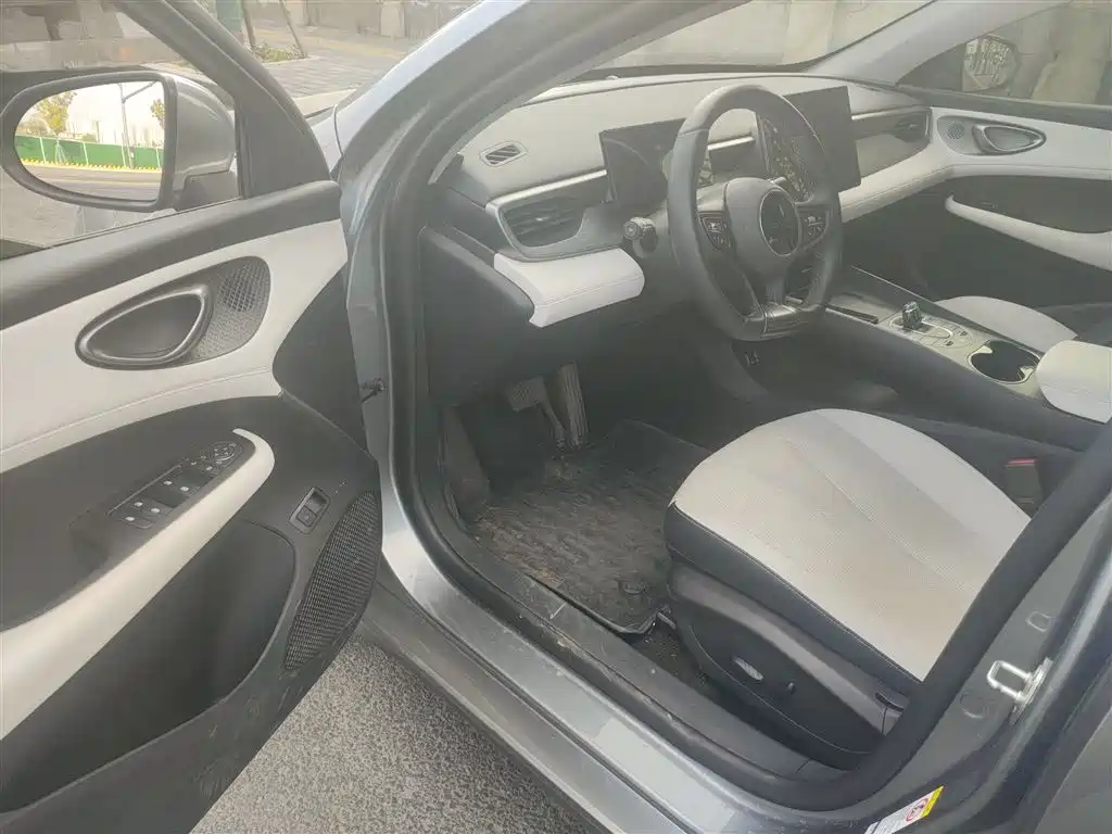 BYD Seal 05 DM-i 2025 — фото 16