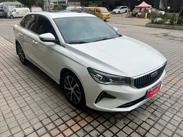 Geely Emgrand 2022