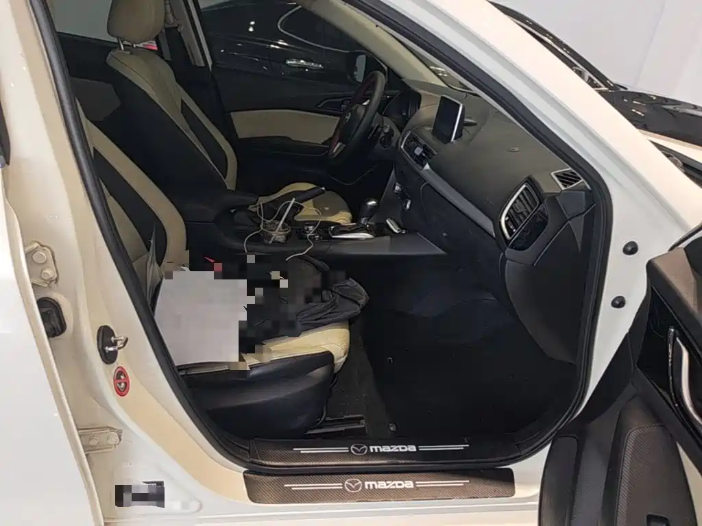 Mazda 3 Axela 2015 — фото 11