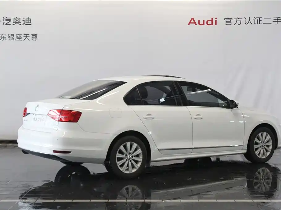 Volkswagen Sagitar 2016