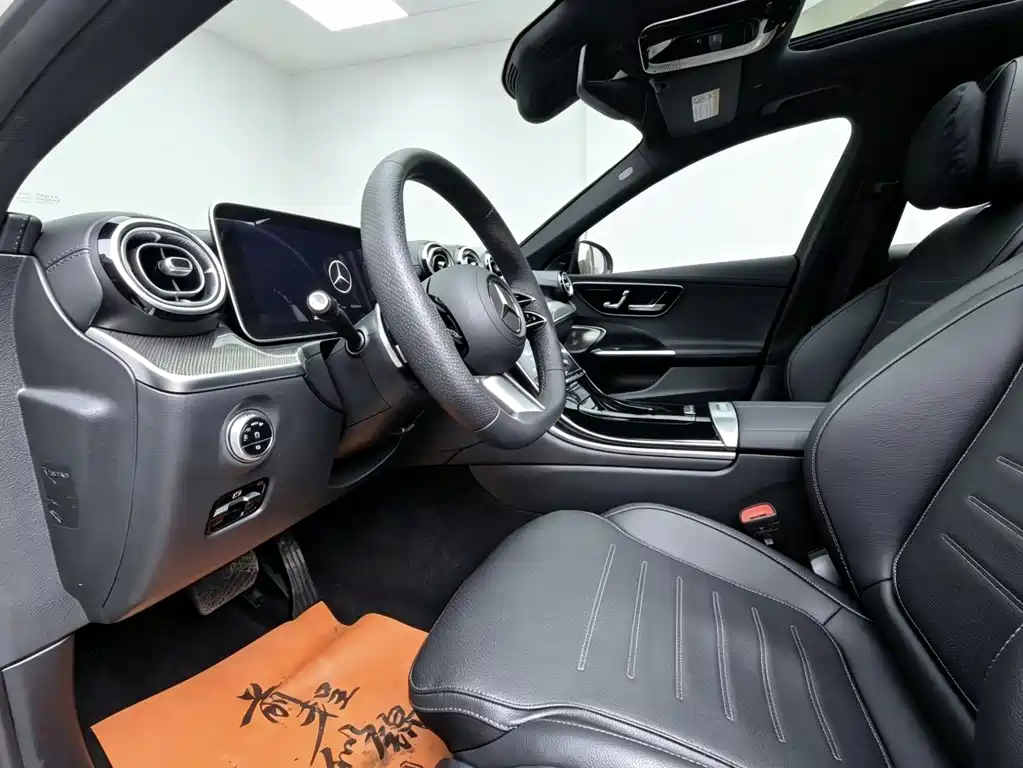 Mercedes-Benz C-Class 2023 — фото 5