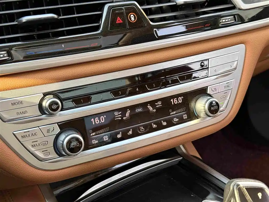 BMW 7 Series 2022 — фото 27