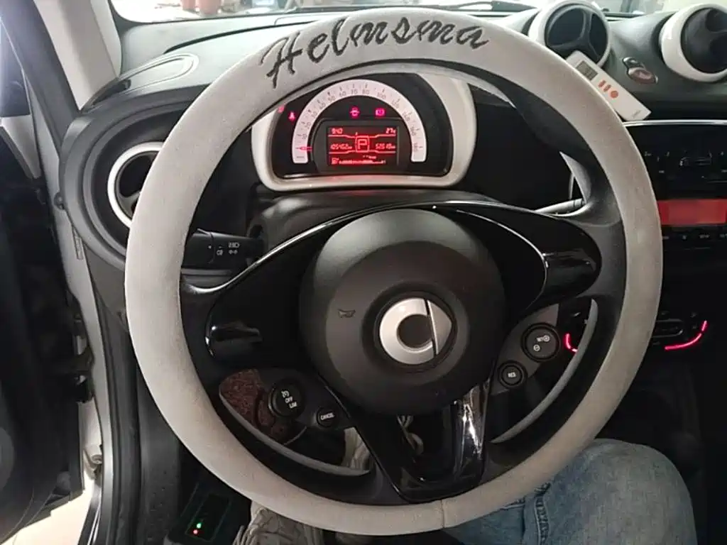 smart Fortwo 2018 — фото 11