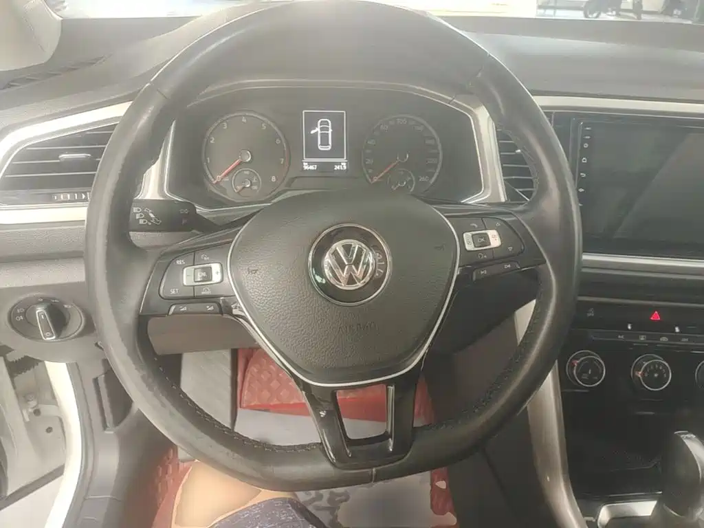 Volkswagen T-Roc 2019 — фото 11