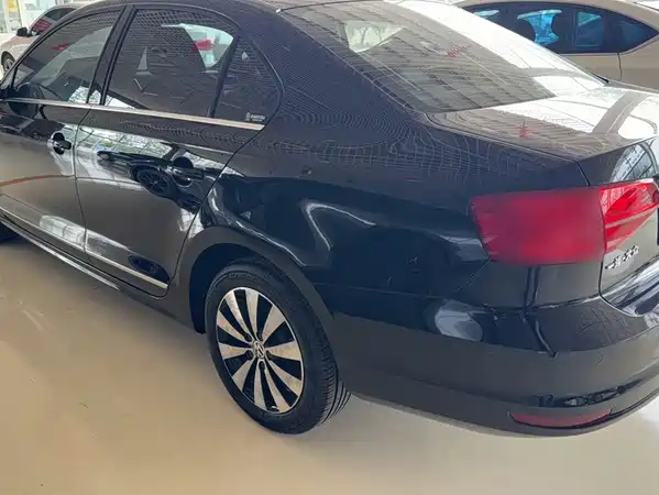 Volkswagen Sagitar 2018